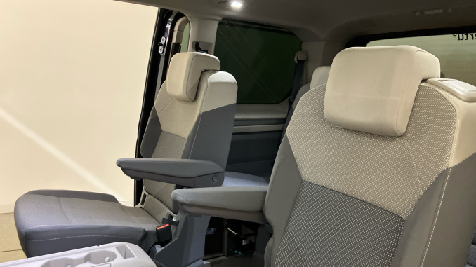 Volkswagen Multivan 2.0 TDI Life 5dr DSG Diesel Estate - Image 16